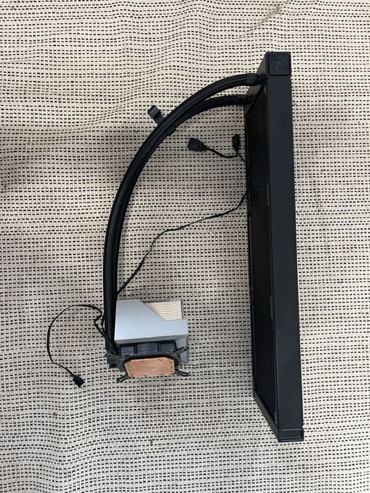 Cooler AIO 360 Deepcool LS720 Pentru piese.