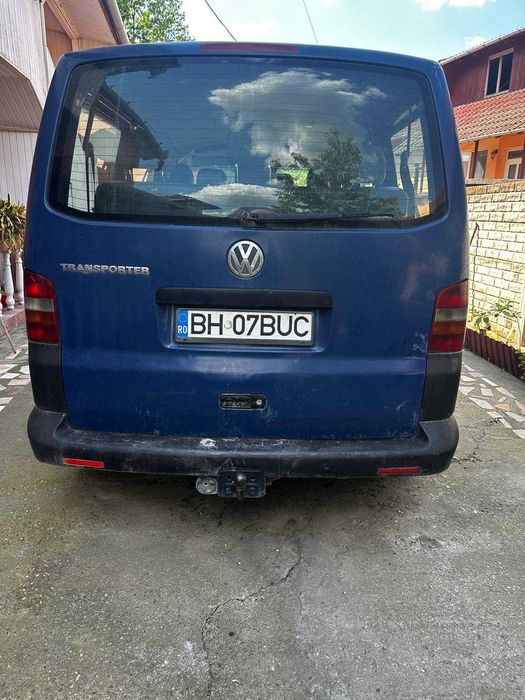 VW Transporter T5 8+1 locuri