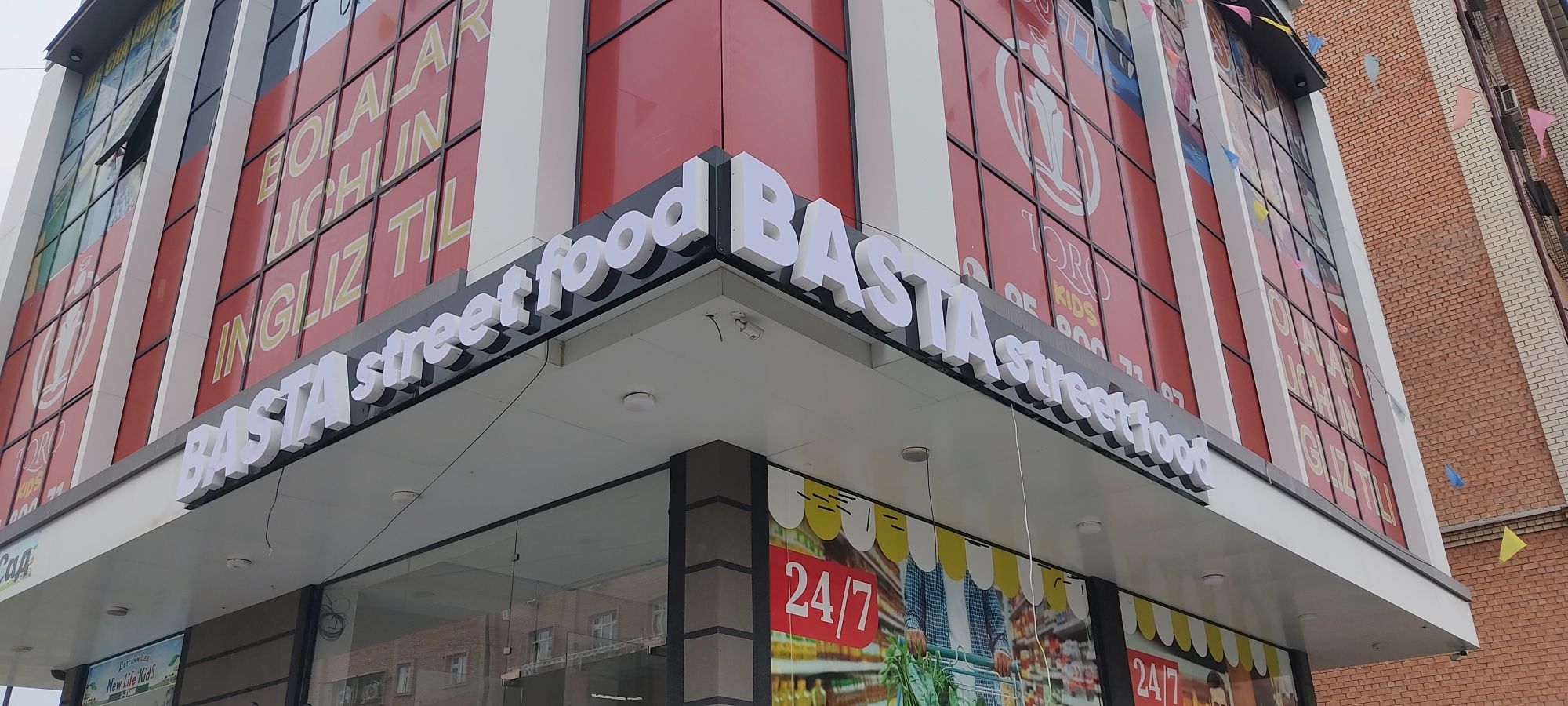 Tashqi reklama yonadigan harflar banner Toshkent reklama xizmati