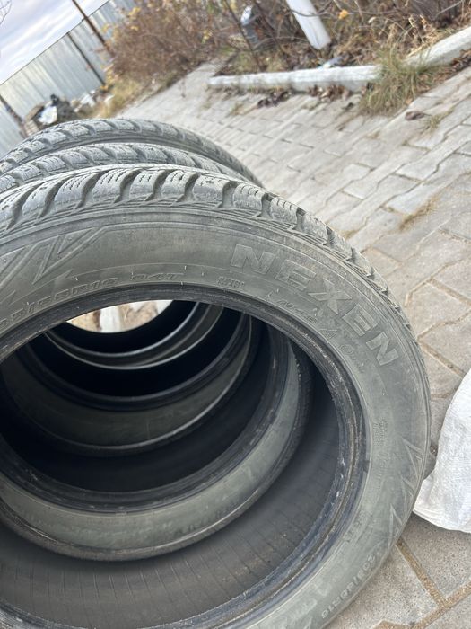 Продам шины шипы зимние R16