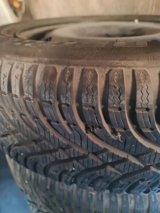 Резины и диски в комплекте.