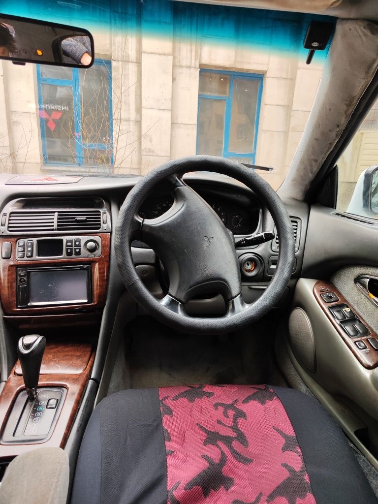 Продам автомобиль mitsubishi Diamante 2.5