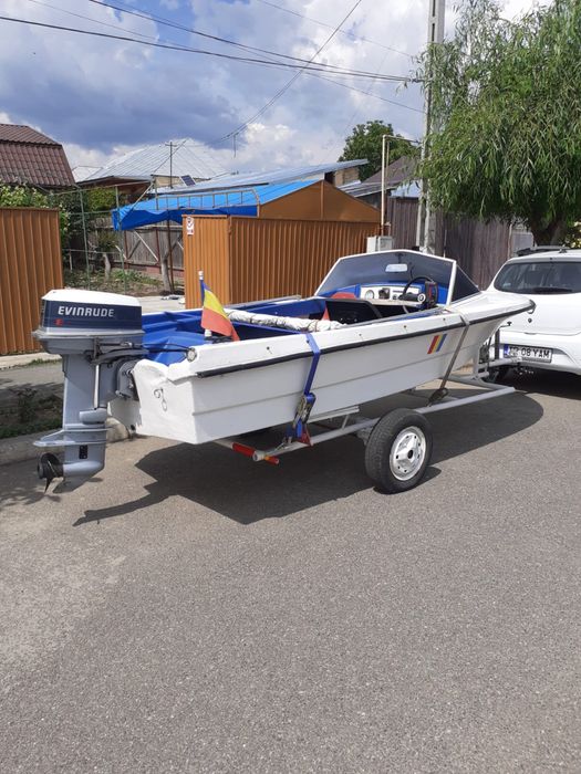 Barcă cu motor Evinrude 25 cp