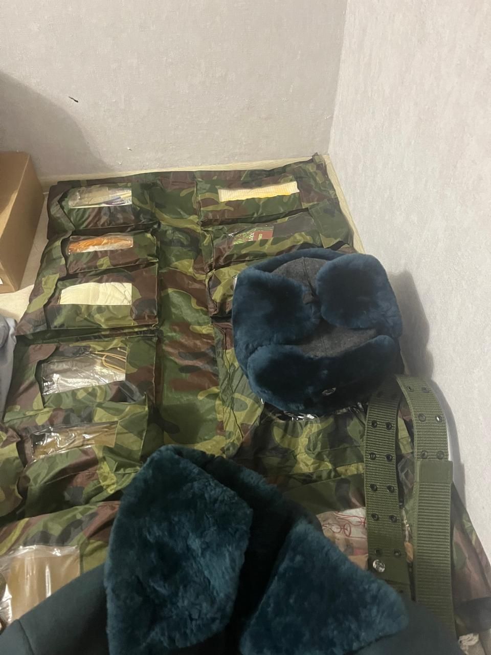 Распродаётся  военная  одежда, размер 46-50 всё новое