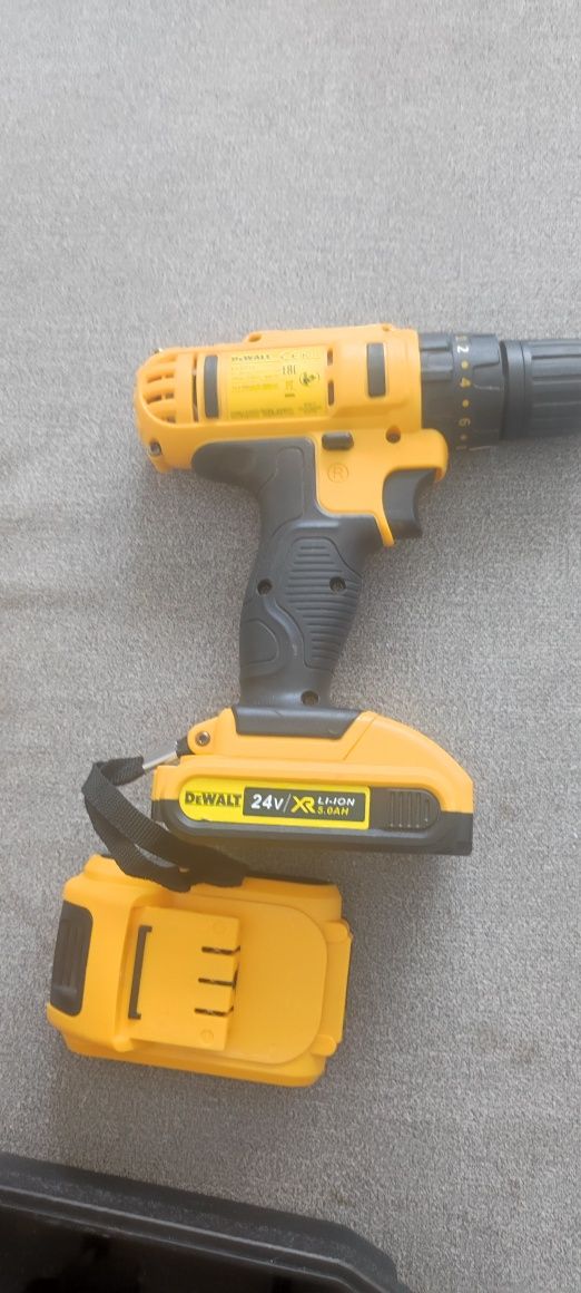 Vând autofiletanta DeWalt