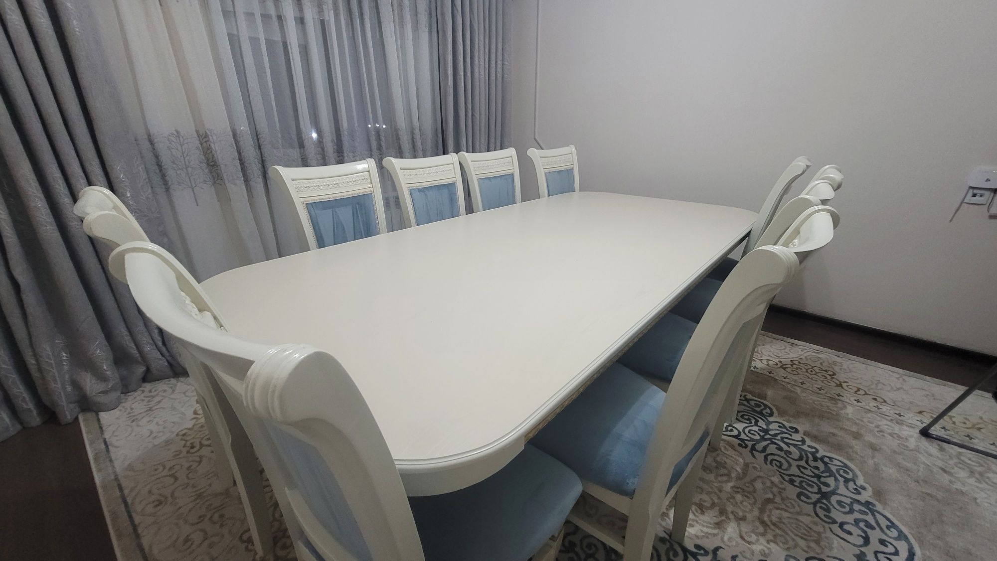 Sifatli va nafis mehmonga stol-stullar sotiladi!

Sotuvda:

1 dona meh
