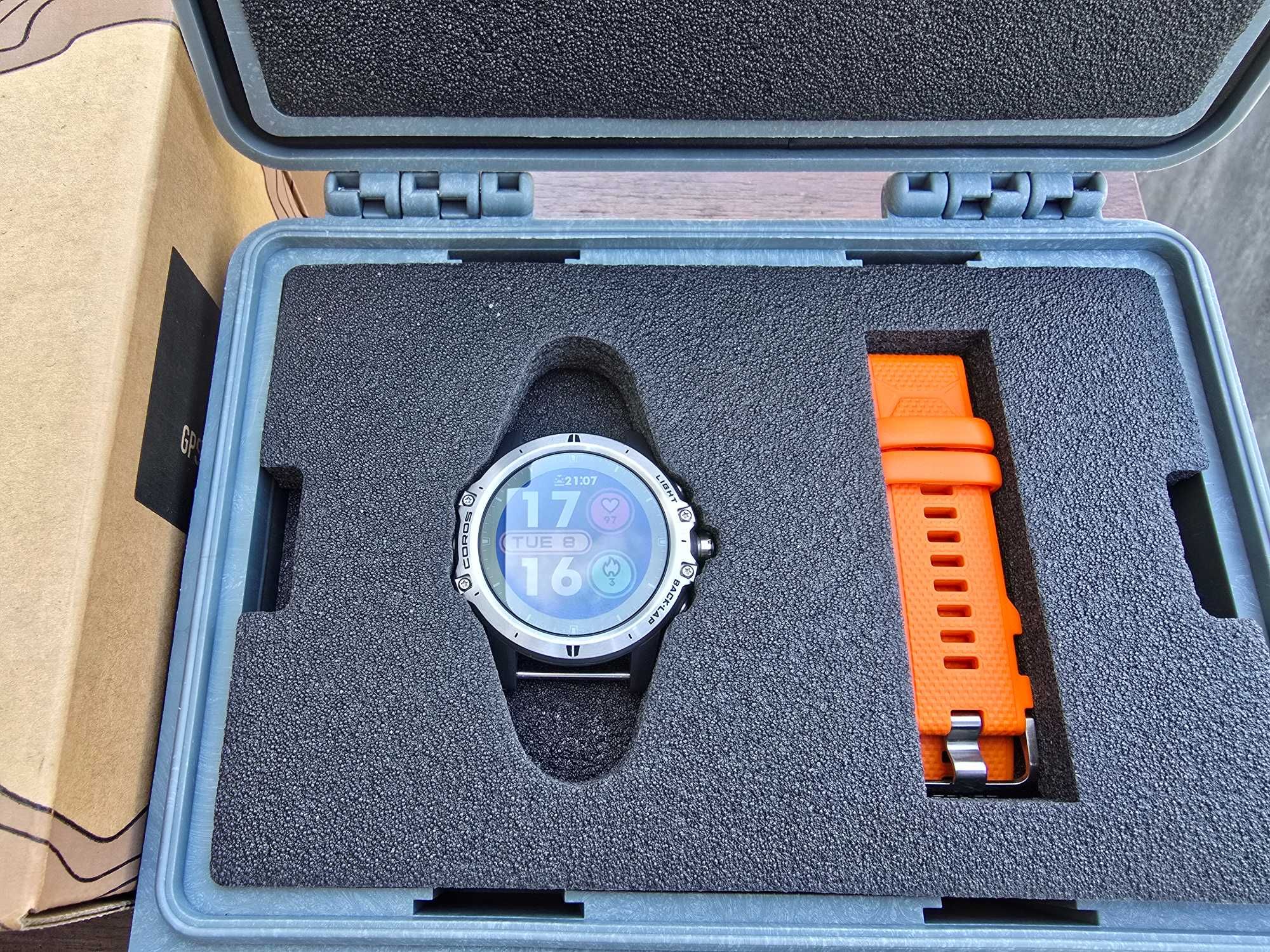Продавам GPS часовник COROS Vertix