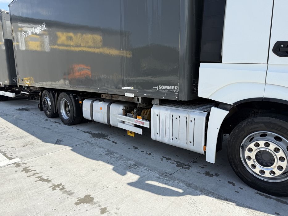 Mercedes Actros BDF +remorca  +containere