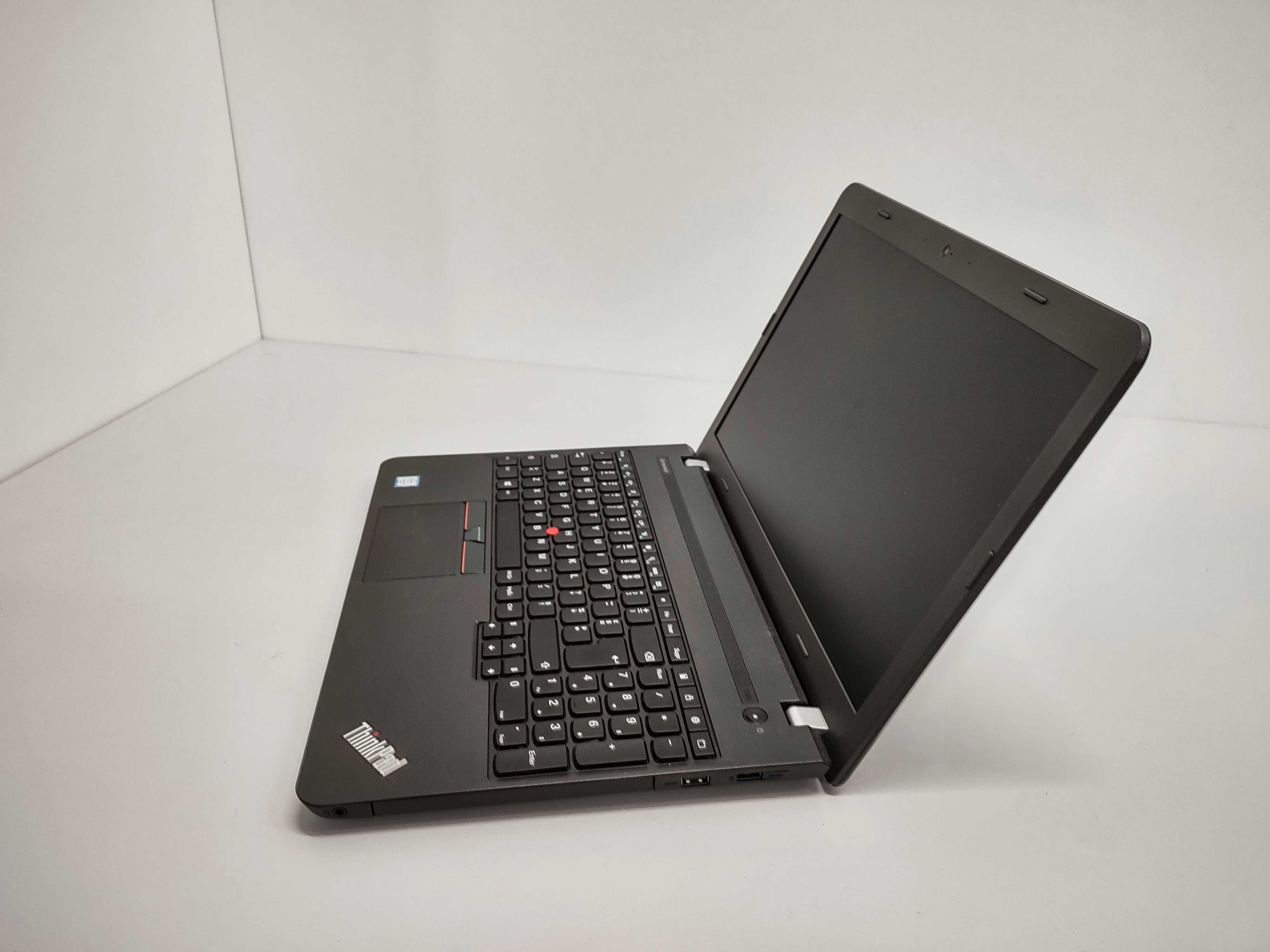 Laptop Lenovo ThinkPad cu 8 GB RAM procesor intel 6100U