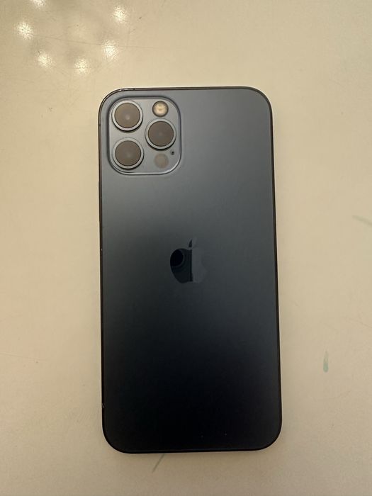 Продается телефон Iphone 12Pro, емкость 128 ГБ, цвет синий, один хозяи