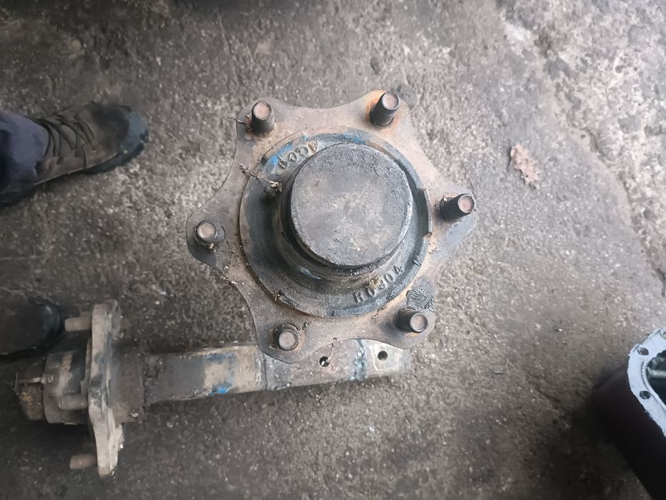 Ax pt remorca cu roti