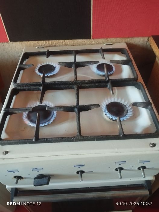 Газ плита 4 камфоркали холати яхши тозза хамма камфоркаси йонади