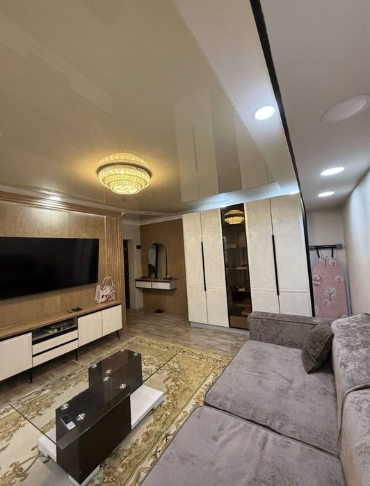 Продаётся 1в2 квартира, 43м2. На Ц6, Юнусабадский район. Метро Минор.