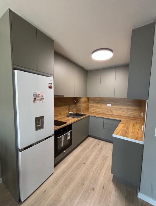 Дава се под наем Двустаен апартамент в Пловдив, Христо Смирненски - 60 кв.м за 475 € - Снимка #2