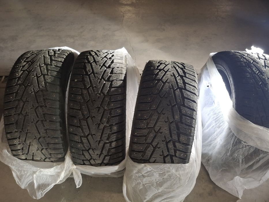 Зимние шины R18 продам