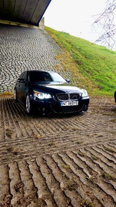 BMW E60 525d M-pack aprox 300cp