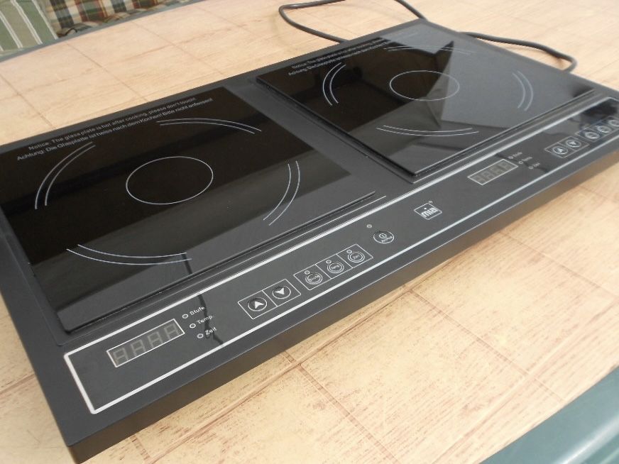 Двоен индукционен котлон MIA IKP 2209