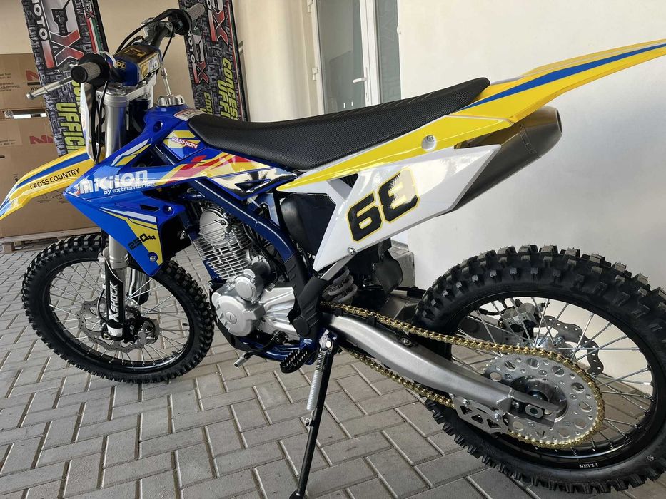 Motocicleta cross MZK Mikilon 250cc 21/18 4T benzina alb/negru