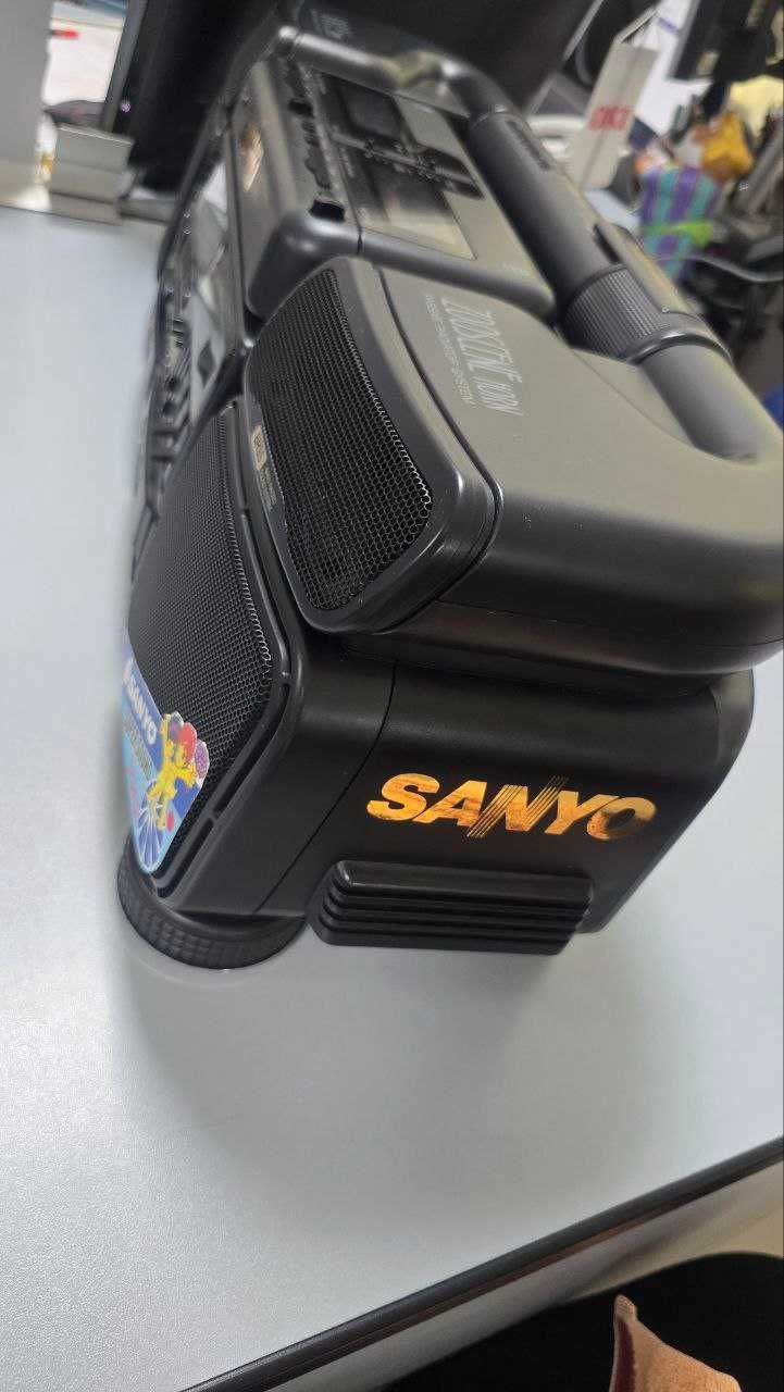 Продается кассетная магнитола SANYO PHWCD950