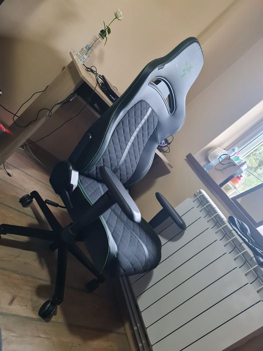 Scaun gaming razer