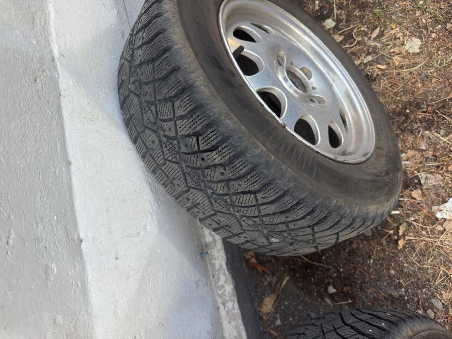 Шины зимние шипованные с дисками