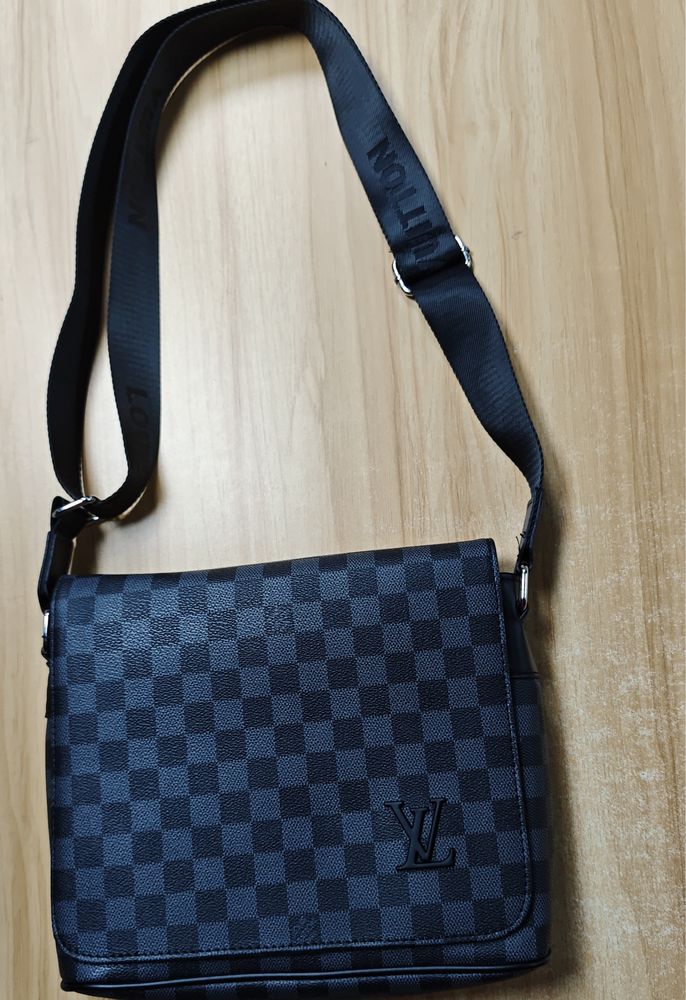 Lv-чантичка ЧИСТО НОВА