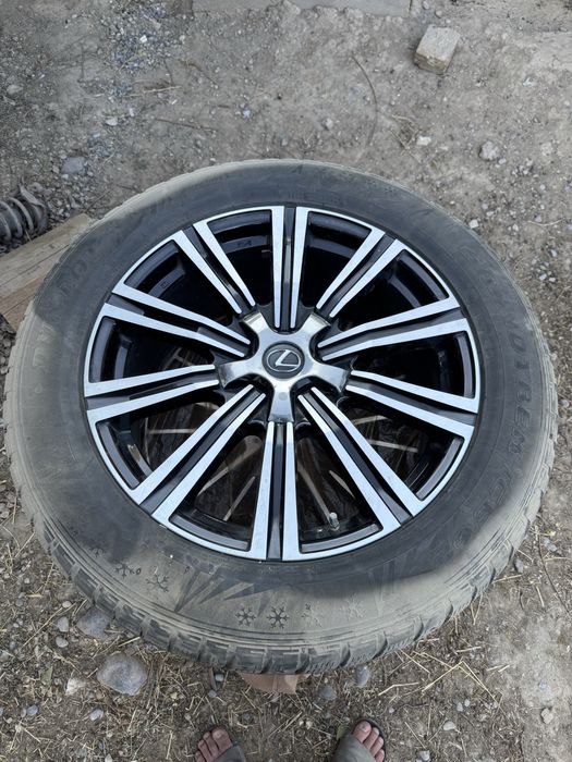 Продается комплект диски!!!