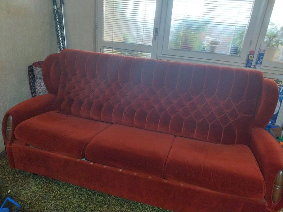 Подарявам холов диван