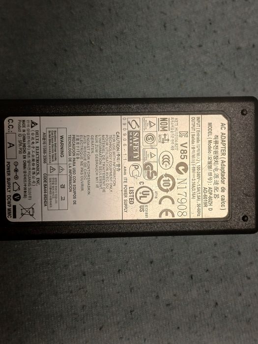 Incarcator laptop Samsung 19v 3,16A in stare buna
Este testat