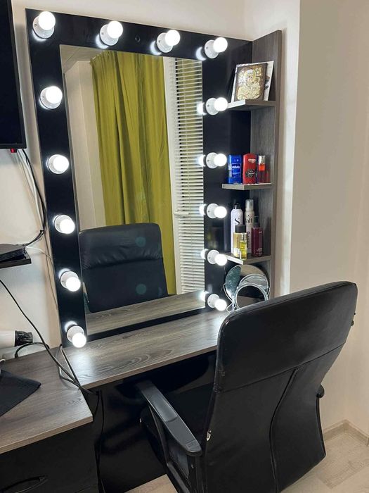 Огледало с осветление