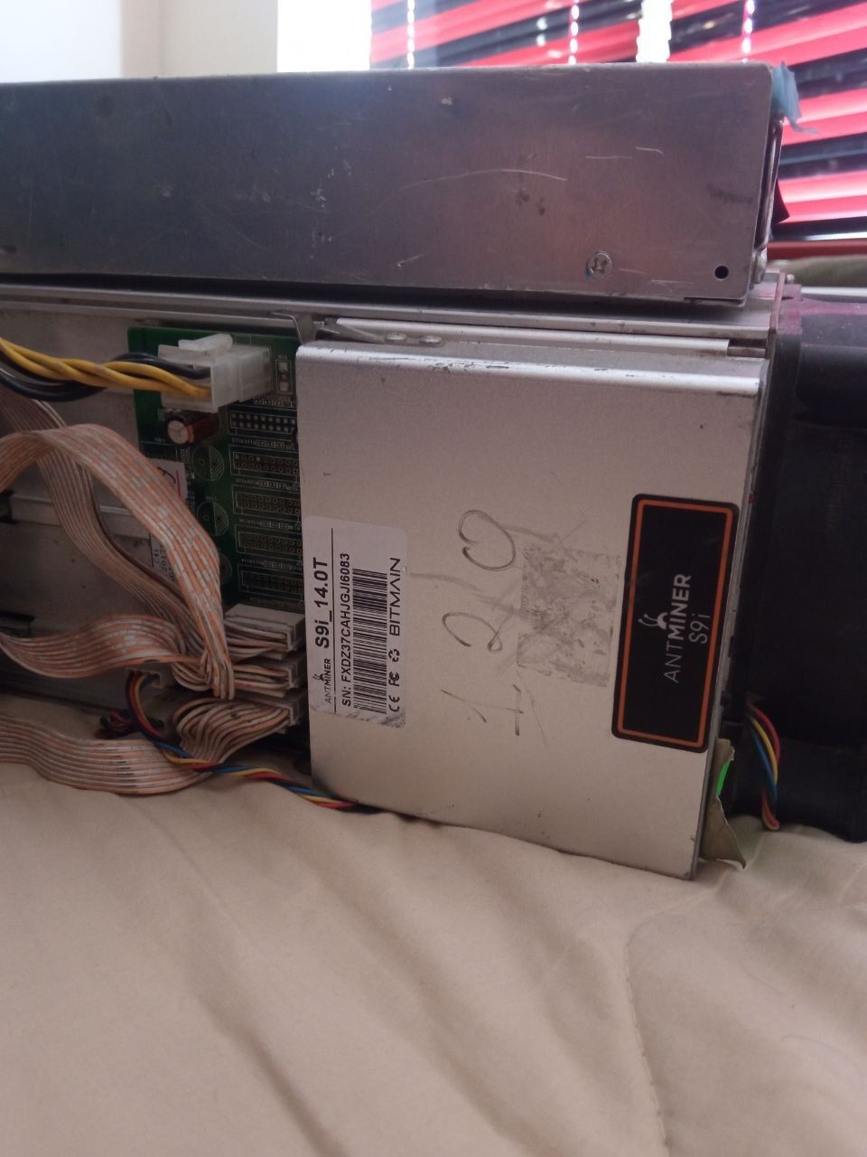 айсик Antminer S9i