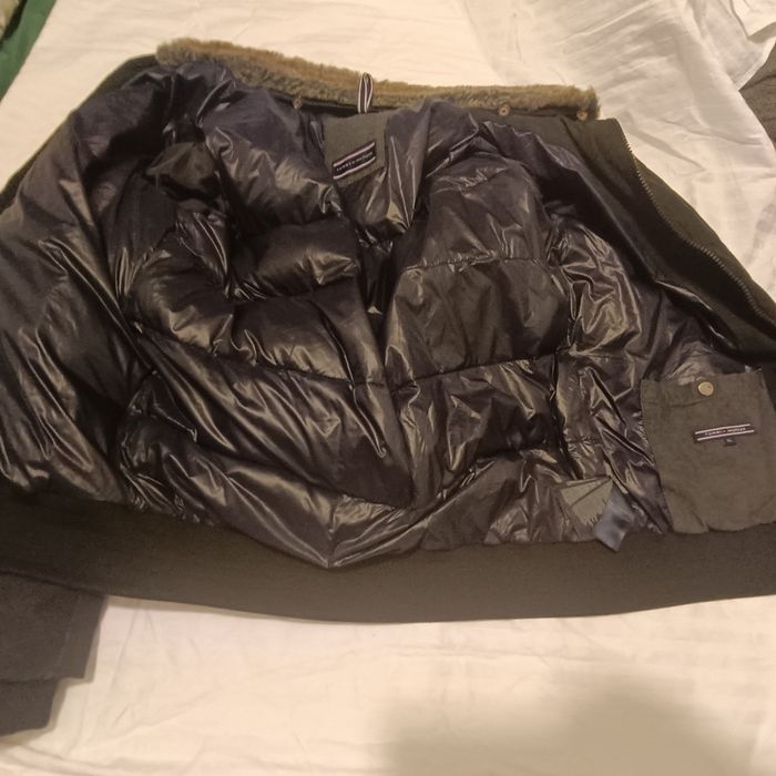 Geaca Tommy Hilfiger cu puf Xl