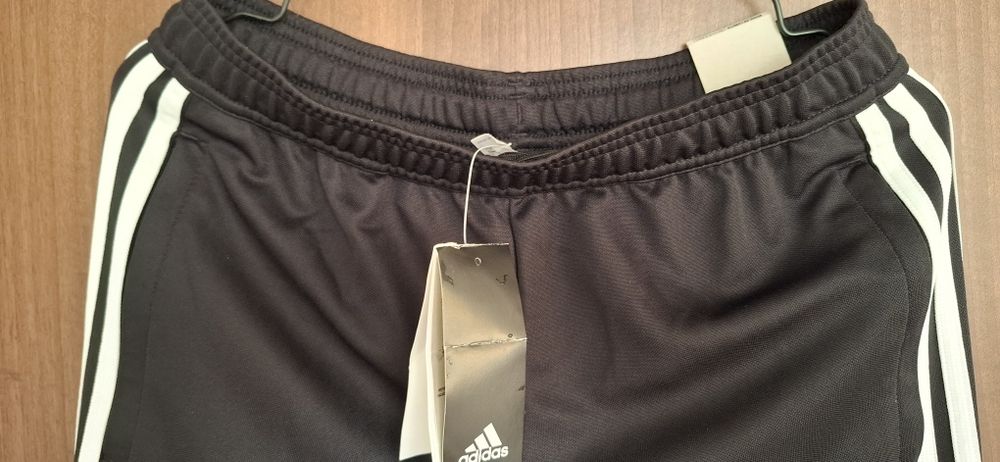ADIDAS НОВО Детско спортно долнище за момче 13-14 г
