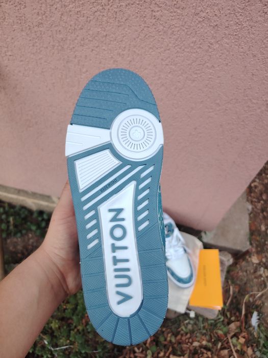 Adidași LV trainers blue and white