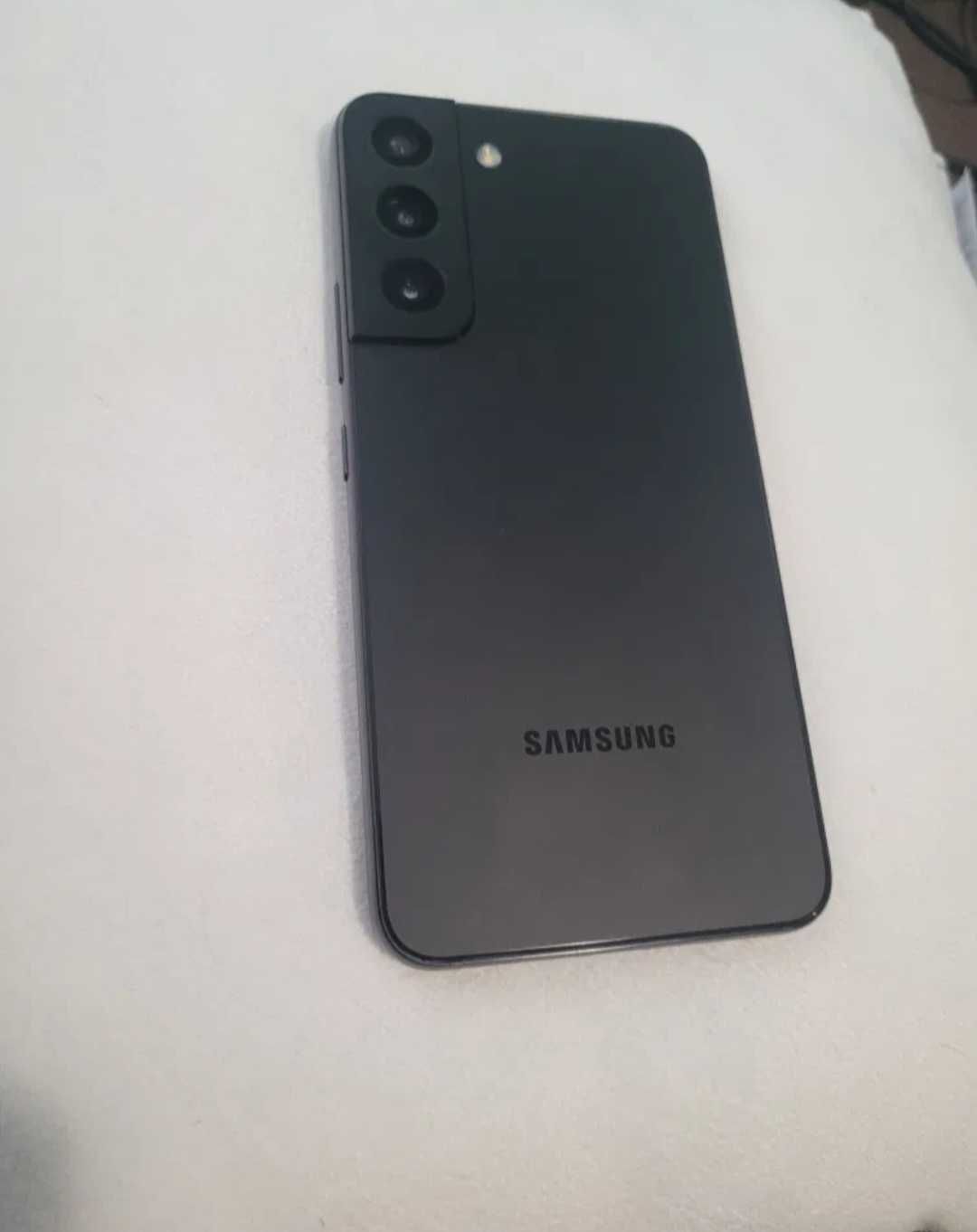 Продава се Samsung Galaksi S22   256GB