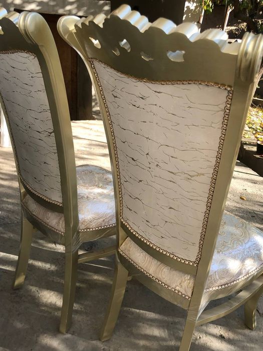 Yangi klassik stullar sotiladi