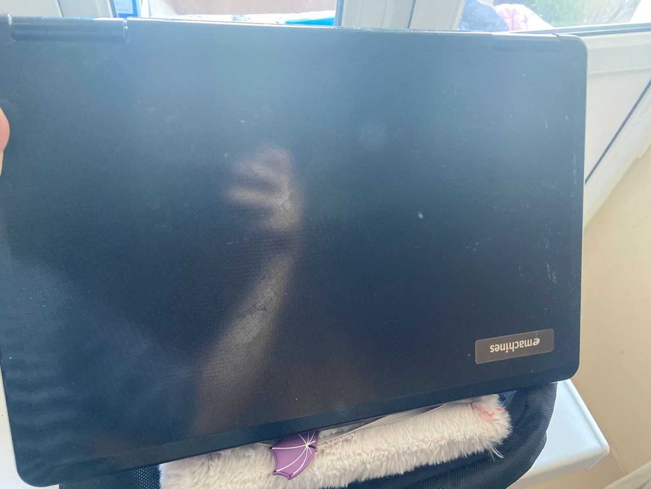 ноутбук emachines E725