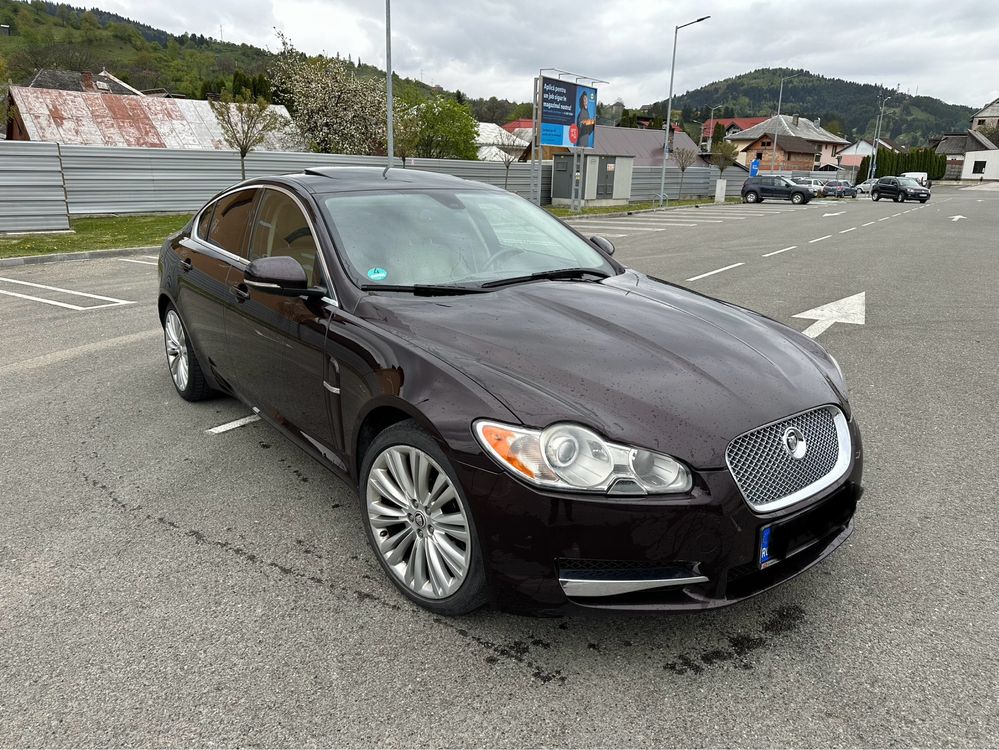 Jaguar xf 3.0 D anul 2011