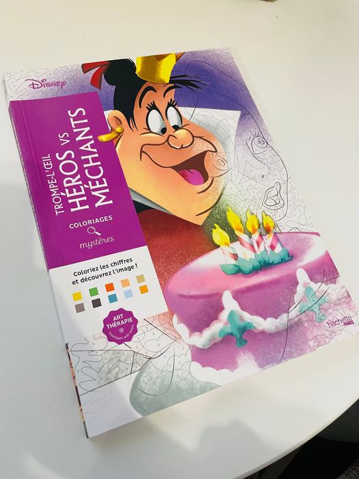 Книга за оцветяване по номера Disney - Trompe l'oeil Héros vs Méchants