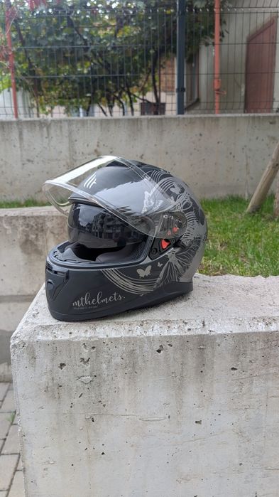 Дамска каска MT helmets размер S