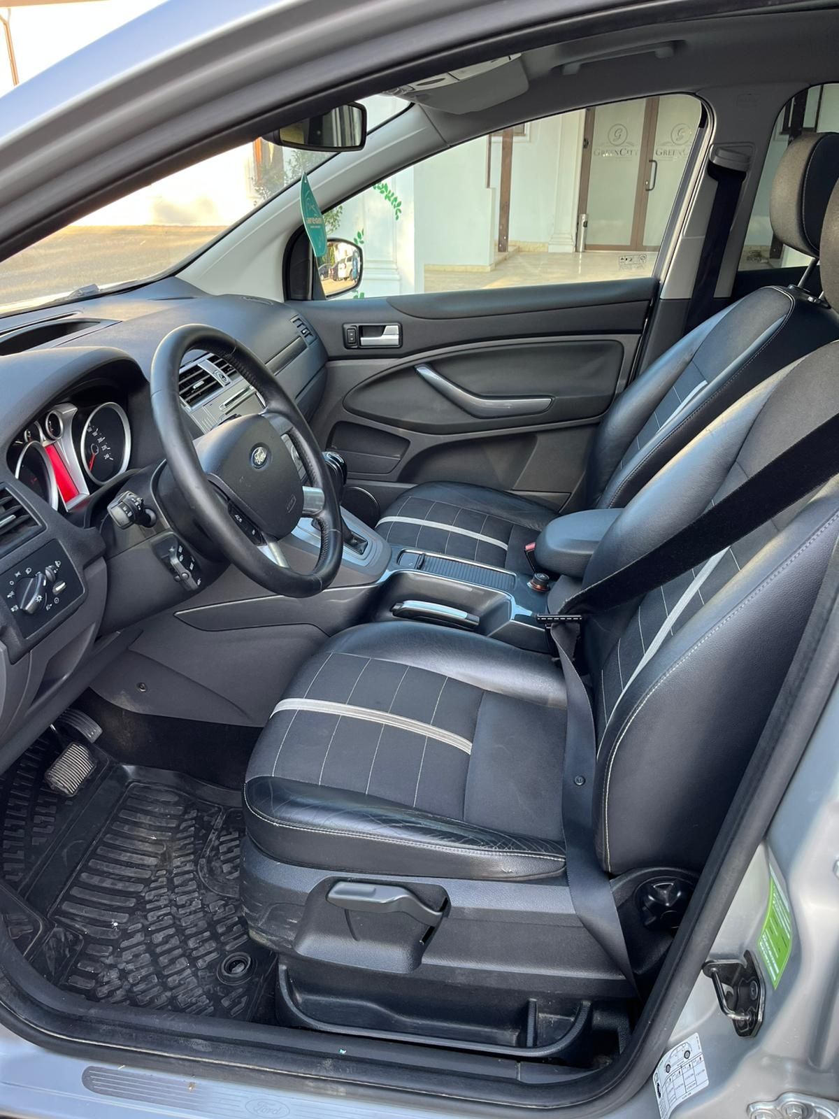 Vând Ford Kuga 4x4 automat