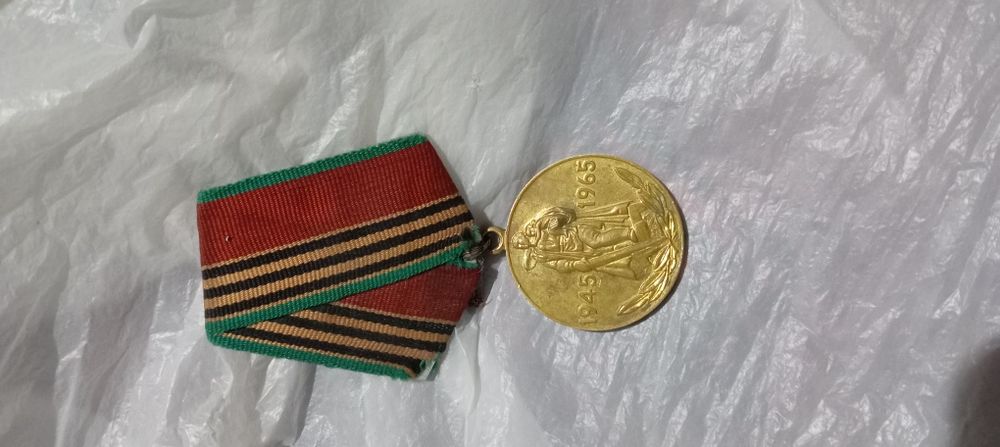 Сотиладиган Медаллар бор