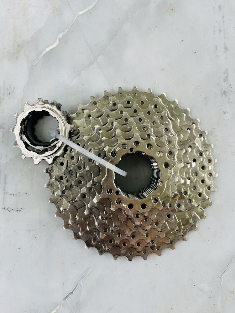 Продавам Групсет SHIMANO