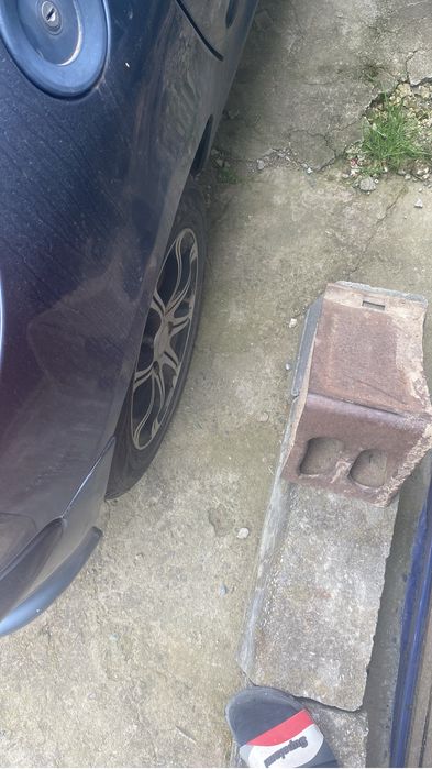 Vand jante echipate cu,cauciucuri de vara noi,pentru Peugeot 206  !