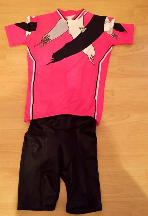 Costum de ciclism