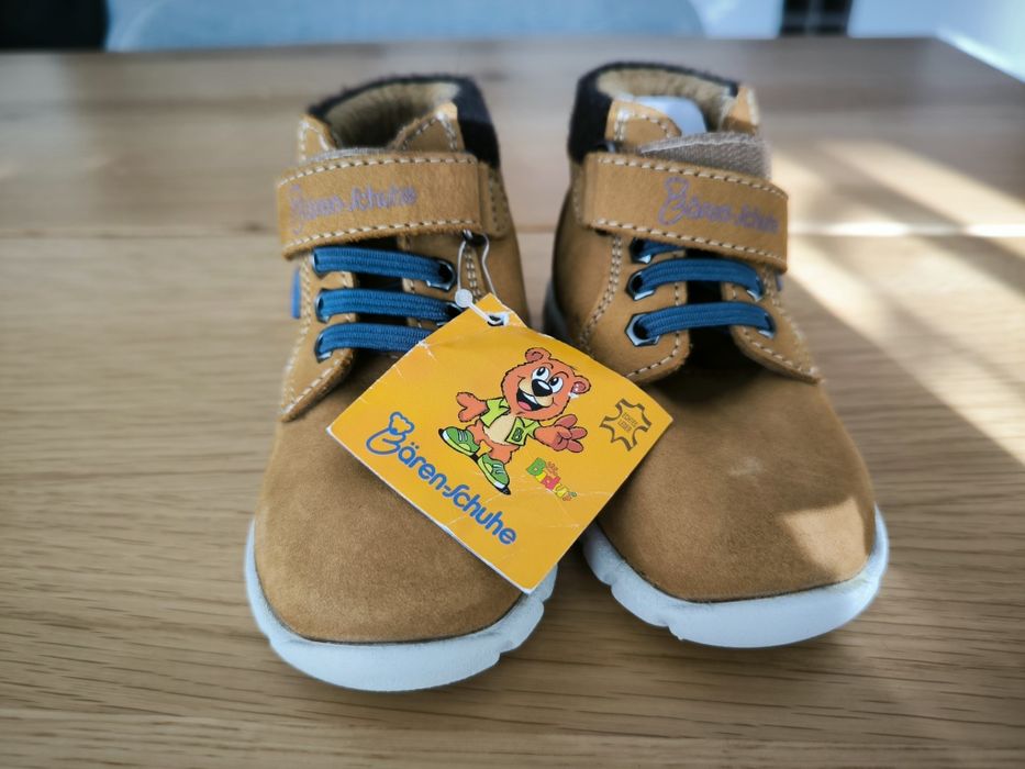 Нови детски есенно- зимни обувки, 22ри номер естествена кожа