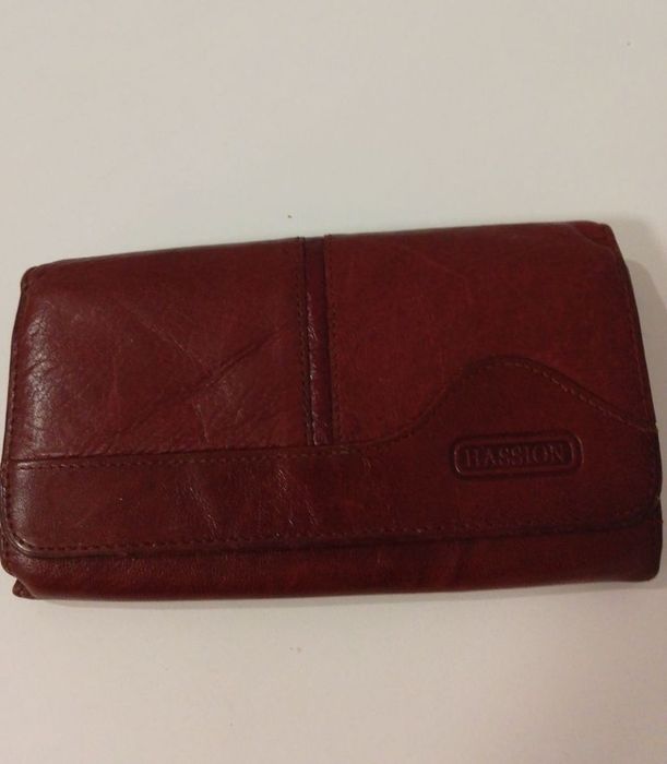 Обява 24 Дамски портмонета