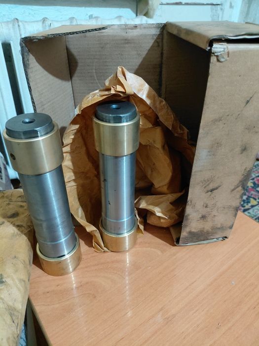 Шкворень , HOWO , Комплект .