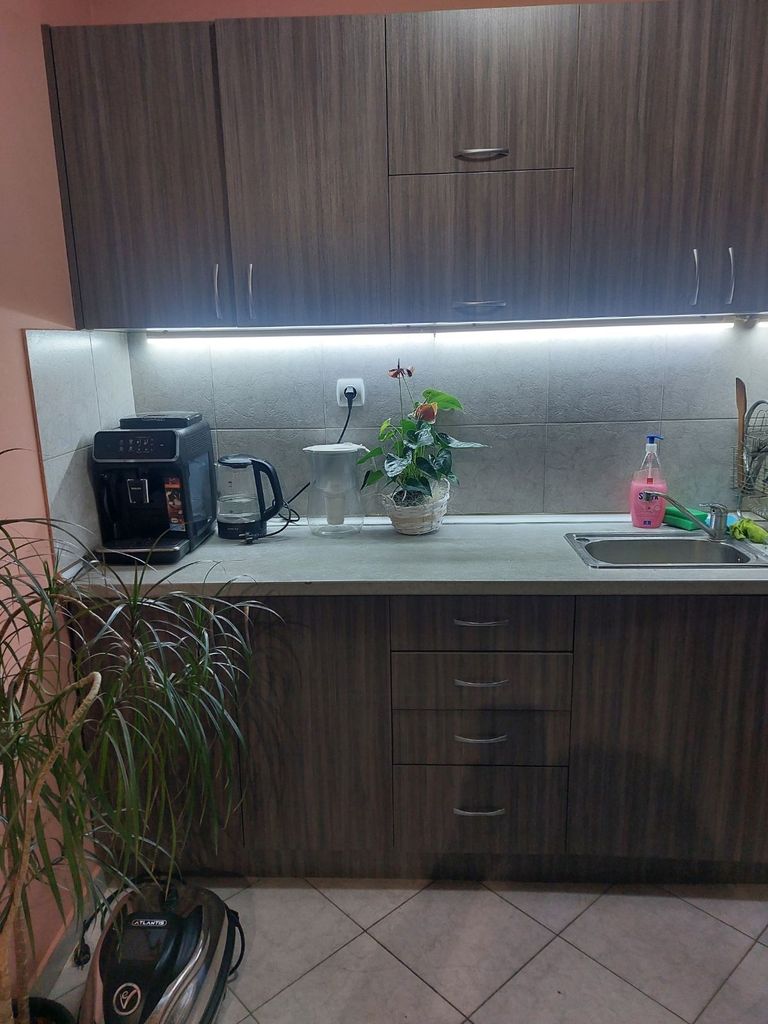 Дава се под наем Двустаен апартамент в Перник, Изток - 67 кв.м за 306 € - Снимка #8