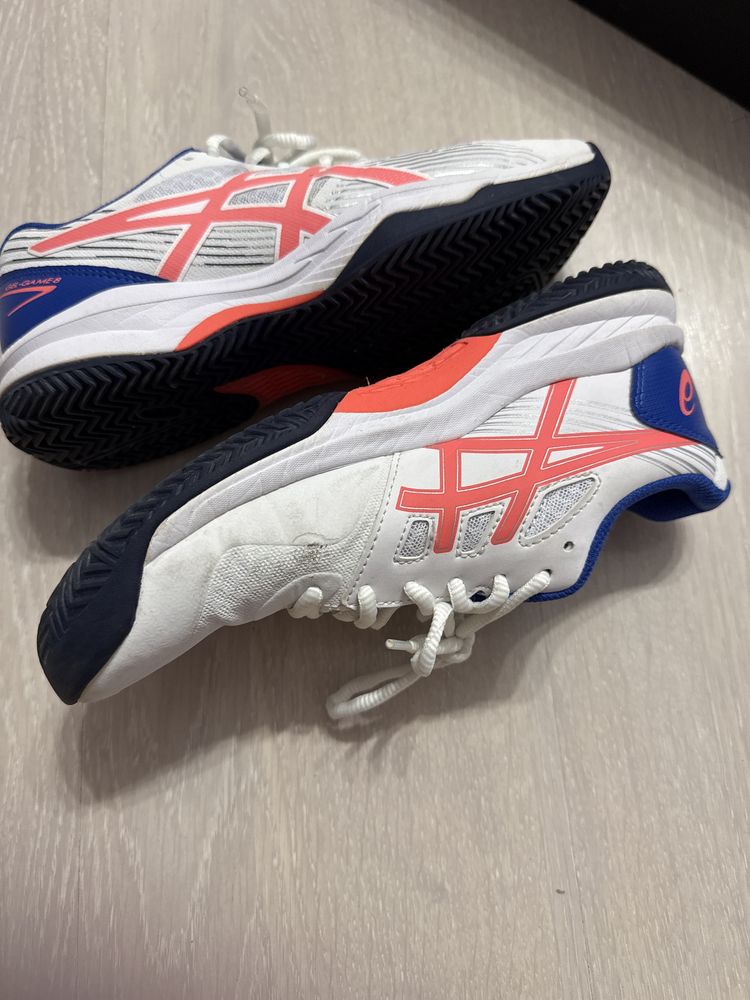 ASICS спортна нова удобна обувка